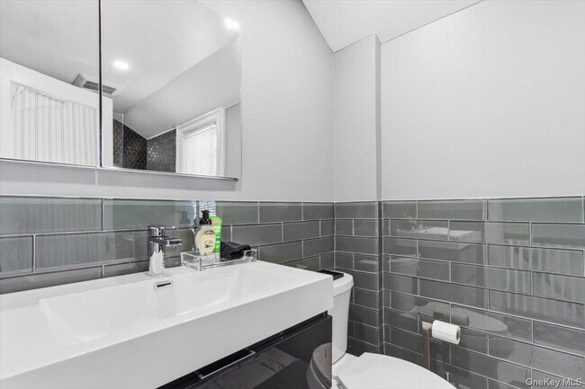 Building Photo - 37 Longview Dr