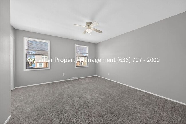 Building Photo - Parkcrest Dr - 924