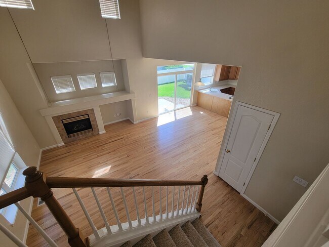 Building Photo - West Longmont 2 story single family home f...