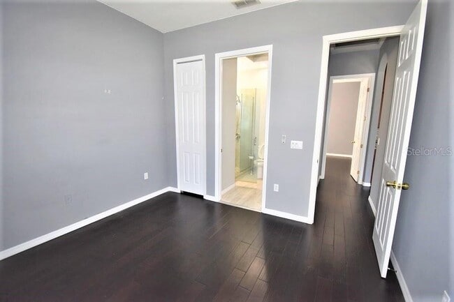 Building Photo - 16612 Tudor Grove Dr