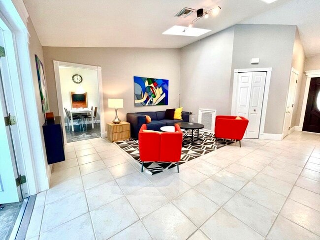 Building Photo - 1259 Denlow Ln