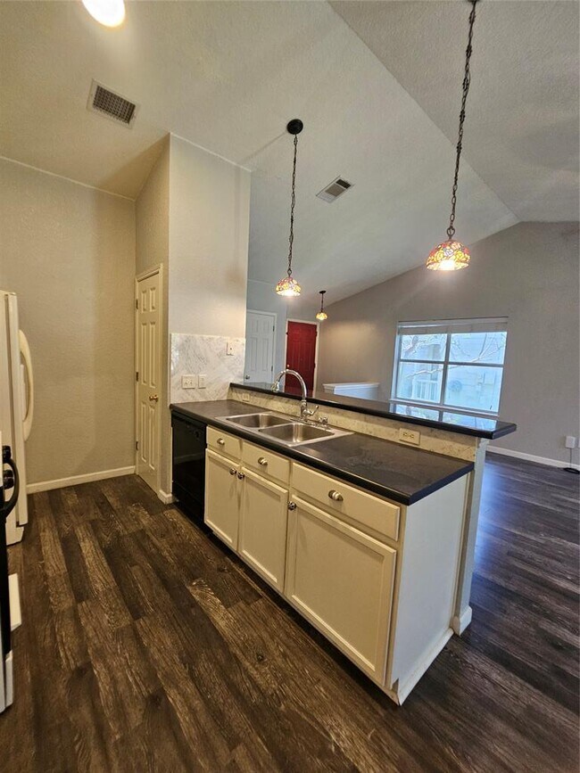 Building Photo - 174 Prairie Springs Loop