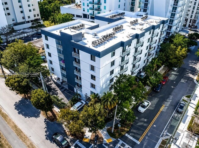 Building Photo - 126 SW 17th Rd