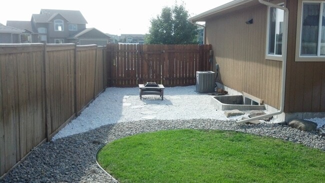 Building Photo - Spacious home in Airway Heights - Updated ...