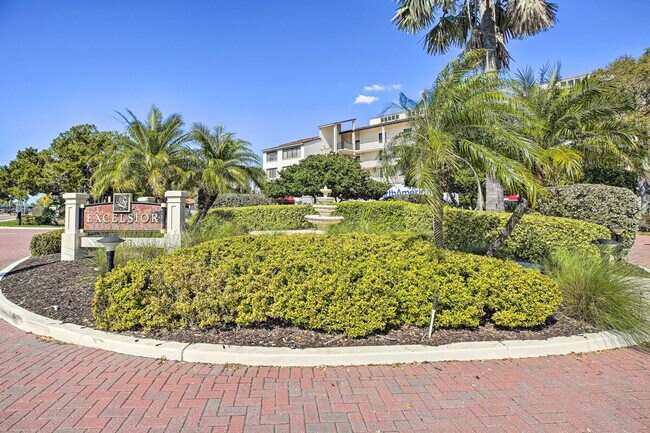 Building Photo - 6265 Midnight Pass Rd