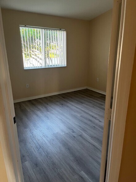 Building Photo - 2621 SE 12th Rd