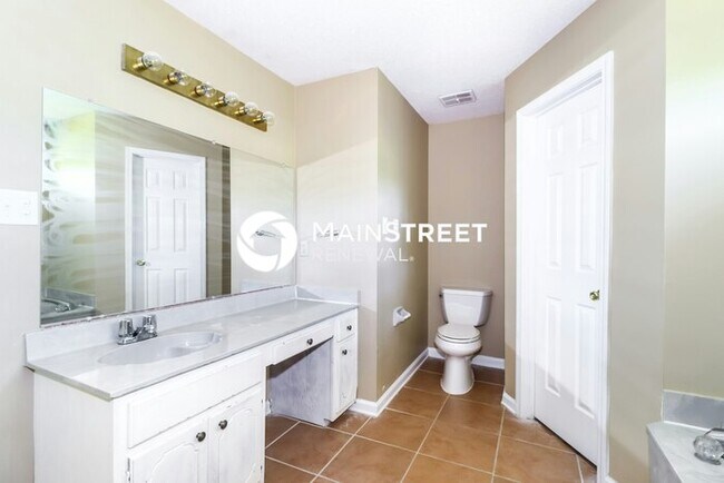 Building Photo - 4 Bedroom Pet-Friendly Home in Cordova, TN with Main Street Renewal