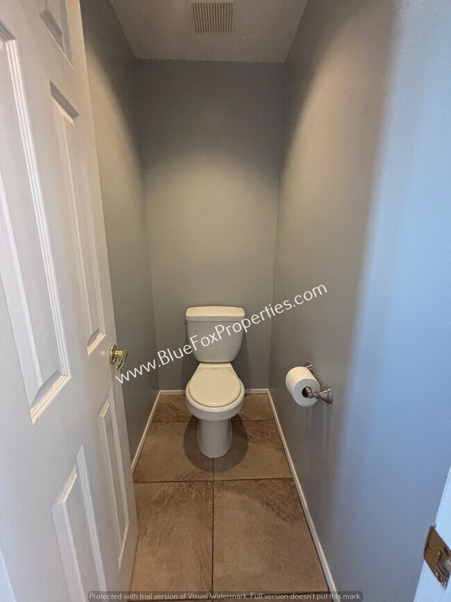 Building Photo - 7180 W Maple Ridge Dr