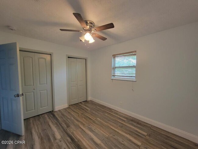 Building Photo - 836 Miles Dr