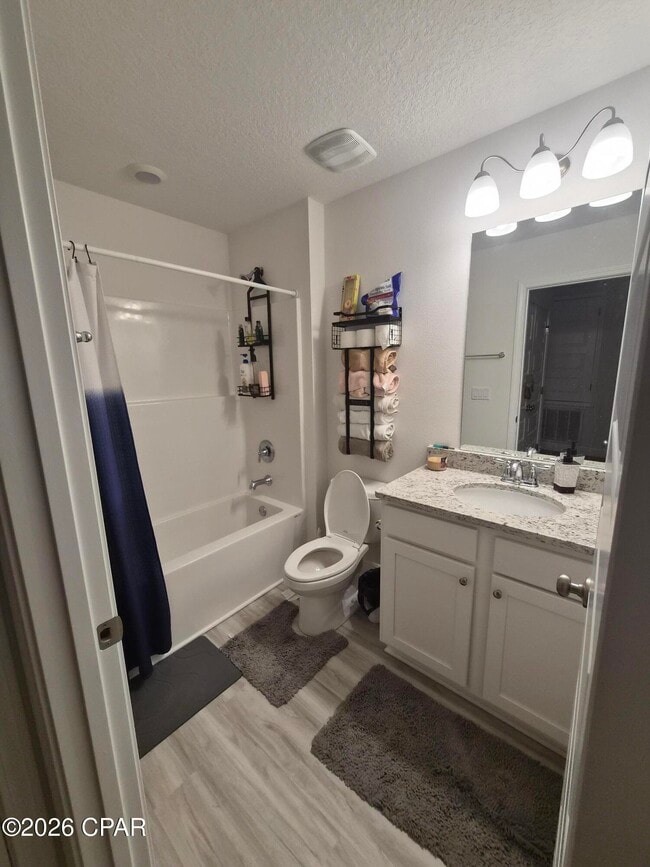 Building Photo - 460 Melrose Wy