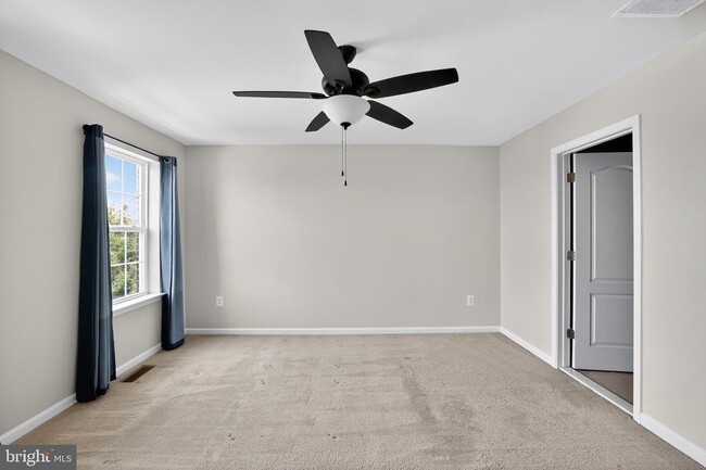 Building Photo - 7049 Banbury Dr