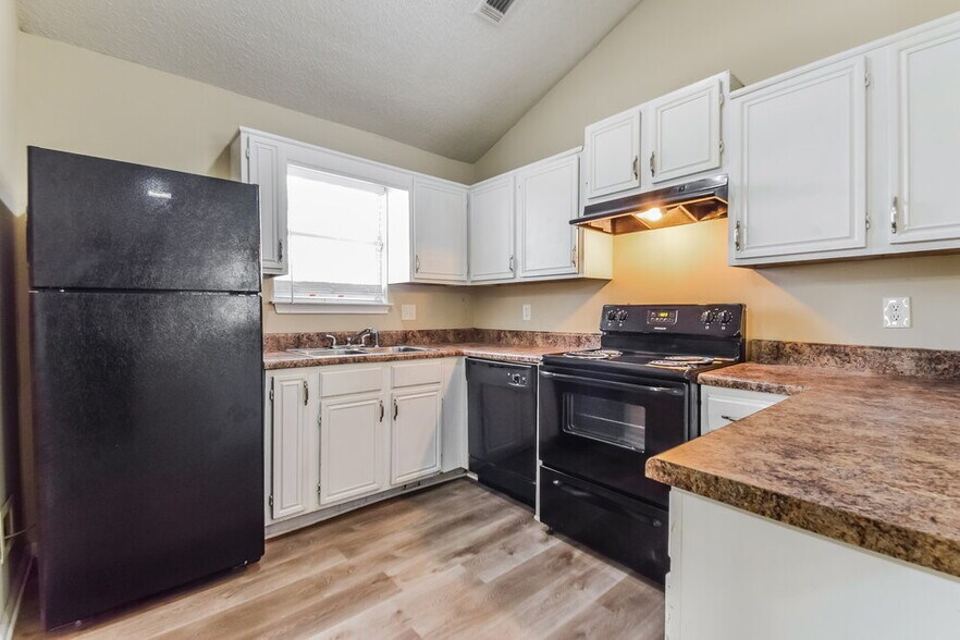 Building Photo - 1466 Fall Creek Trce