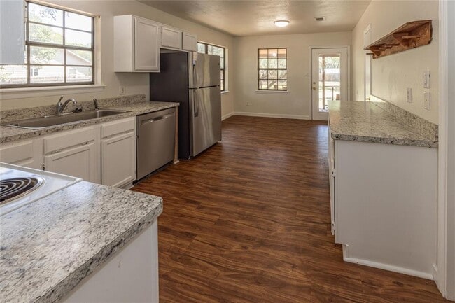 Building Photo - 39 La Buena Vista Dr