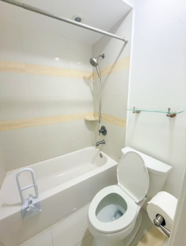 Building Photo - 15224 Shadybend Dr
