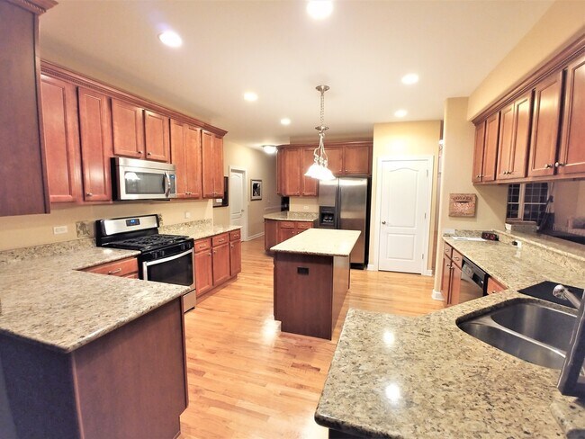 Building Photo - 27001 Ashgate Crossing