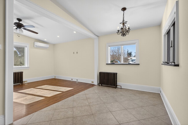 Building Photo - 35 Birch St