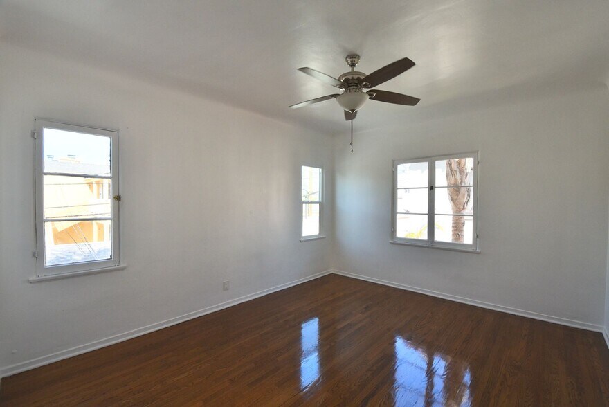 Building Photo - 1417 S Crescent Heights Blvd