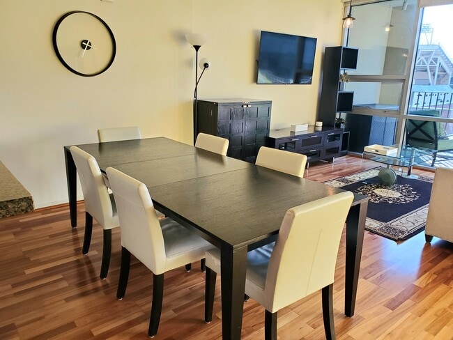 Dining Area - 321 10th Ave