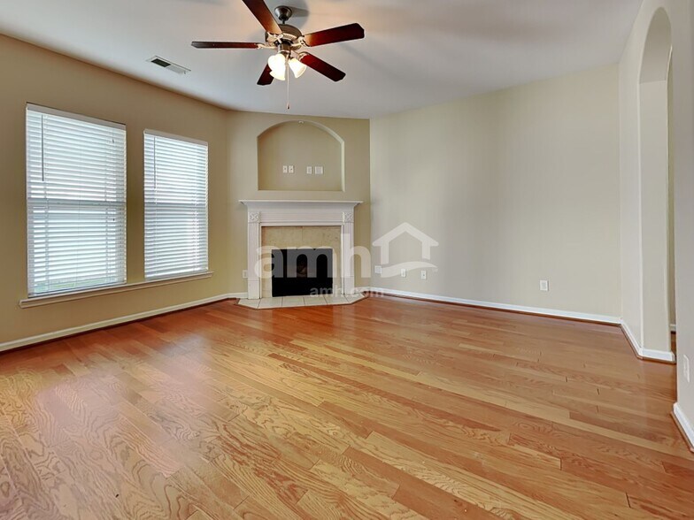 Building Photo - 45 Chey Hill Ln