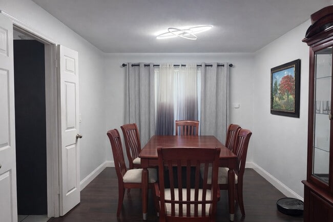 Building Photo - 16910 Country Bridge Rd