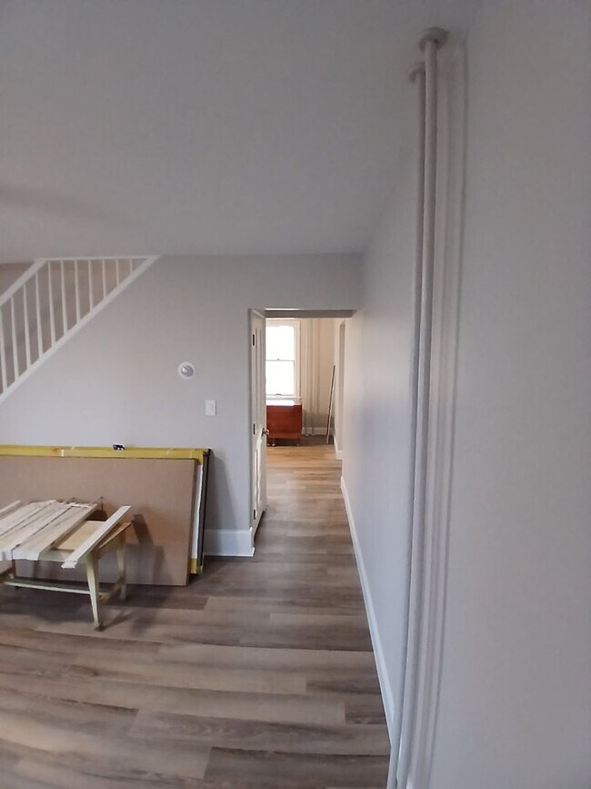 Building Photo - SPACIOUS RENOVATED FARMHOUSE AVAIL. FOR RENT!