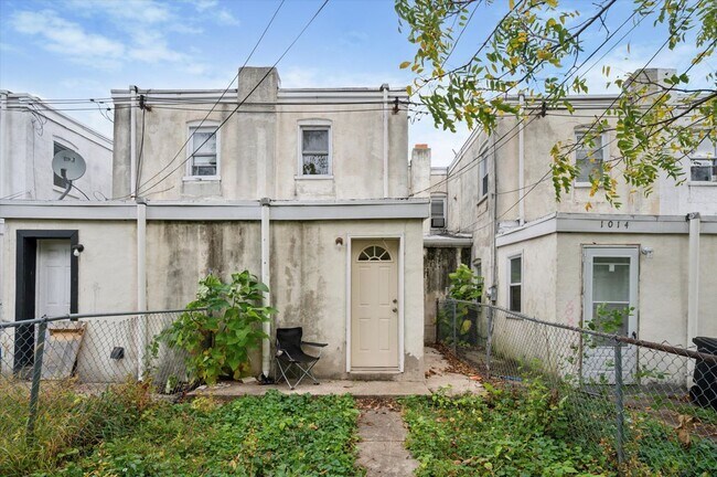Building Photo - 1016 Potter St