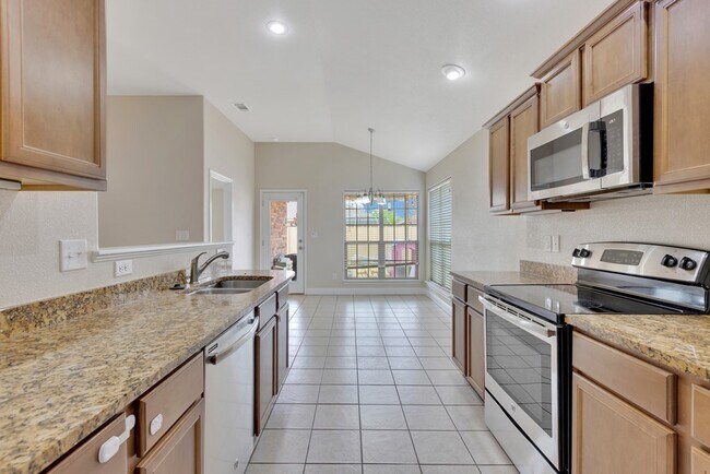 Building Photo - 409 E 97th St