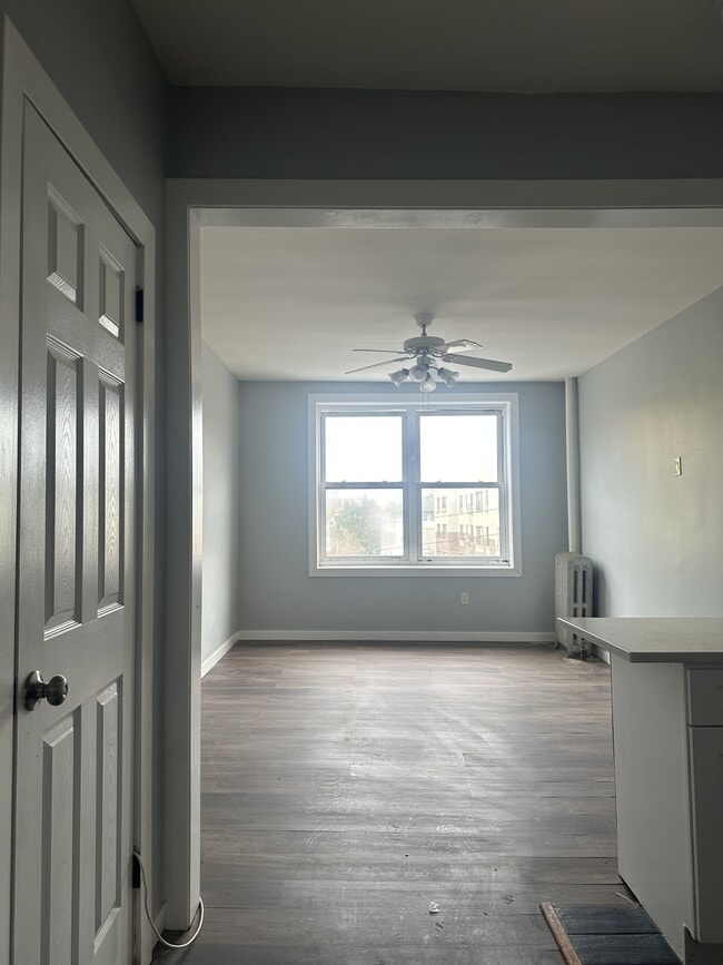 Building Photo - 154 Radford St