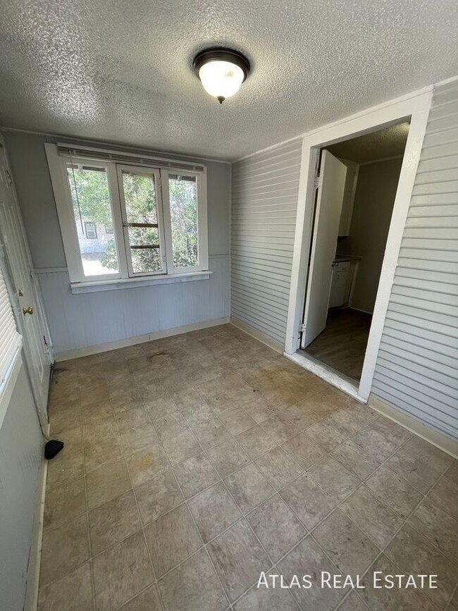 Building Photo - 616 N Weber St