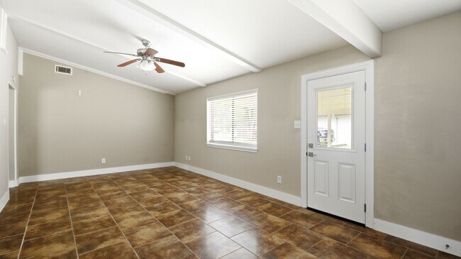 Building Photo - 1511 Sungail Dr
