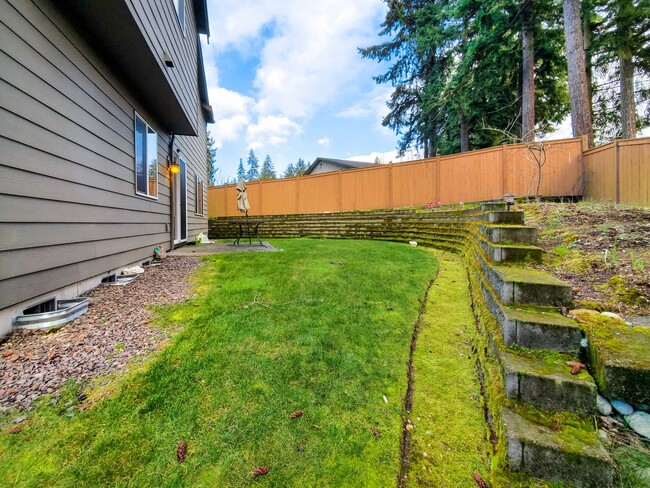 Building Photo - Convenient location near I-405 across from...