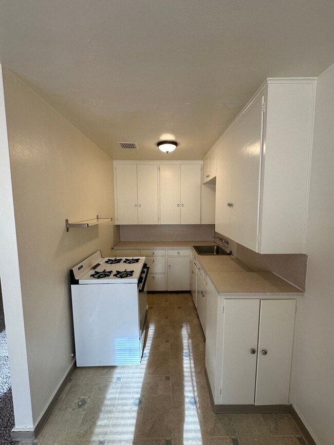 Building Photo - Charmholm