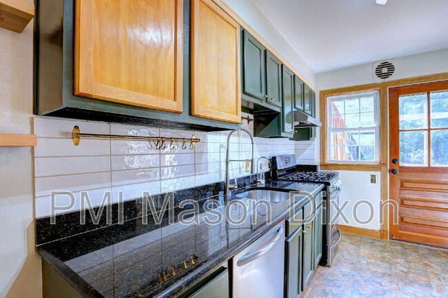 Building Photo - 133 Stevenson Ln