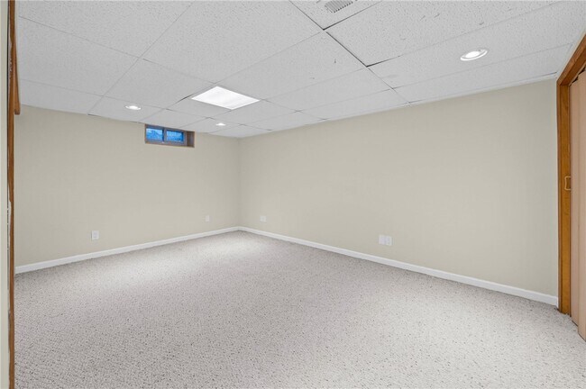 Building Photo - 49 Bucklebury Hill