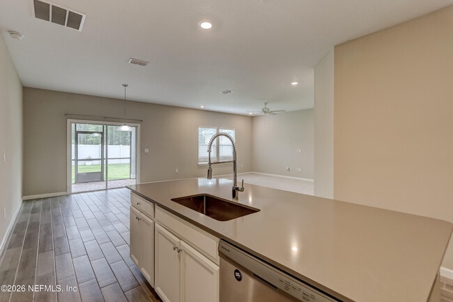 Building Photo - 10386 Pavnes Creek Dr