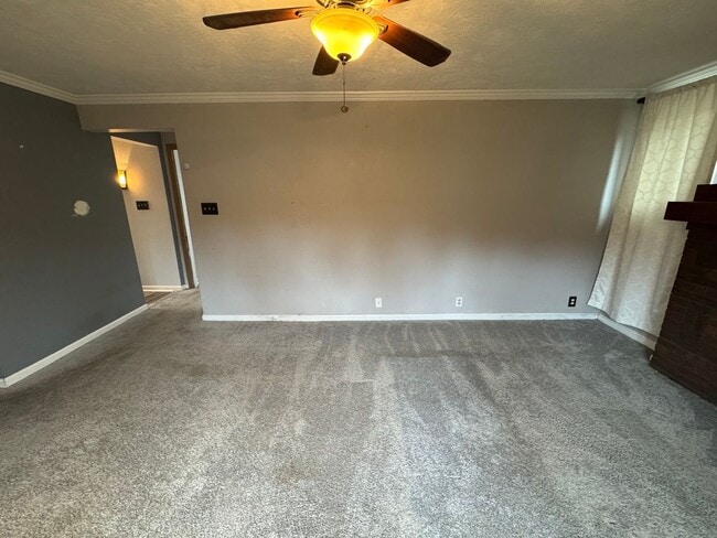 Building Photo - Spacious Private Oasis - 3 Bedroom 2 Bathroom House in Green Tree!