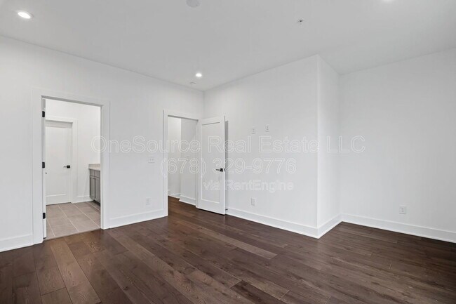 Building Photo - 201 New St