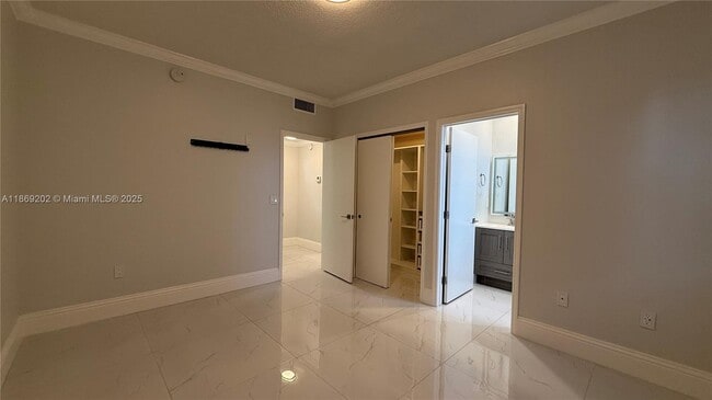Building Photo - 8480 NW 139th Ln