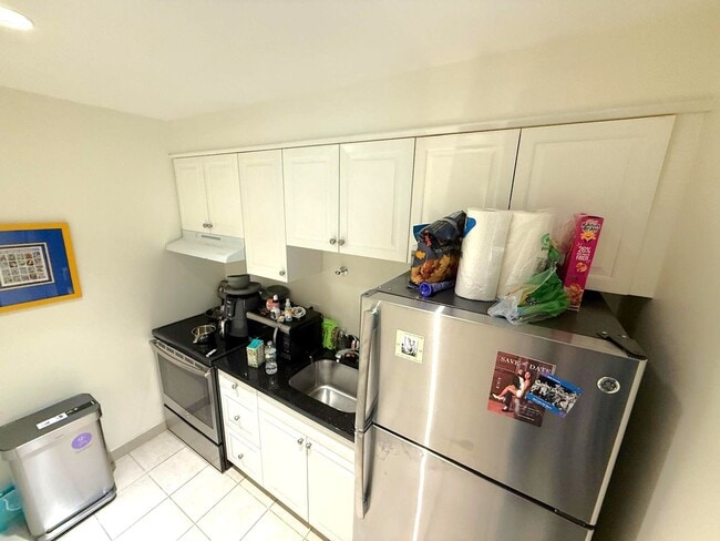 Building Photo - Elegant Back Bay Living in Full-Service La...