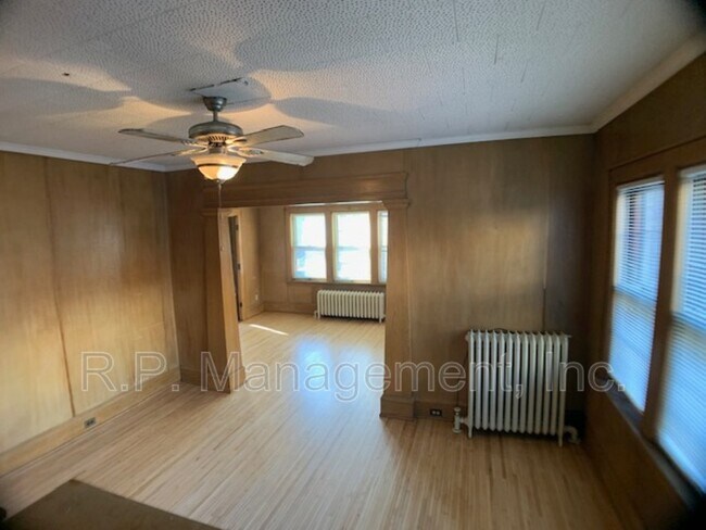 Building Photo - 1434 W 32nd St
