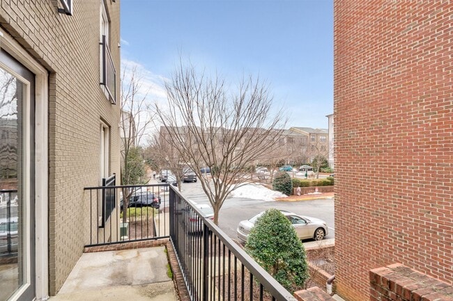 Building Photo - 745 Walker Square