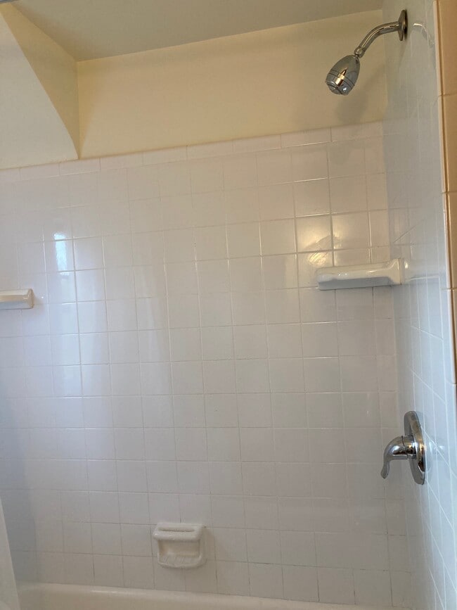 Building Photo - 3097 Lincolnview St