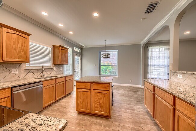 Building Photo - OFFERING 50% OFF THE 1ST MONTH'S RENT