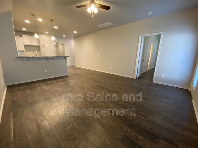 Building Photo - 2225 Mill Creek Way