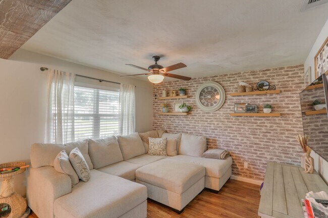 Building Photo - 3442 Lila Dr