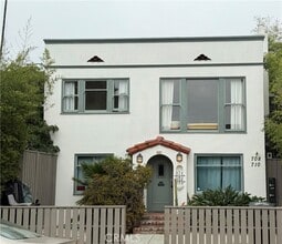 Building Photo - 706 6th Ave