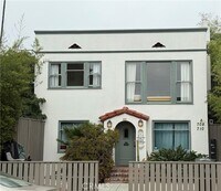 Building Photo - 706 6th Ave