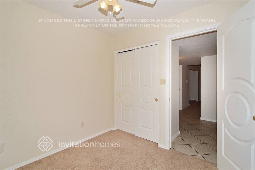 Building Photo - 7727 W Reade Ave