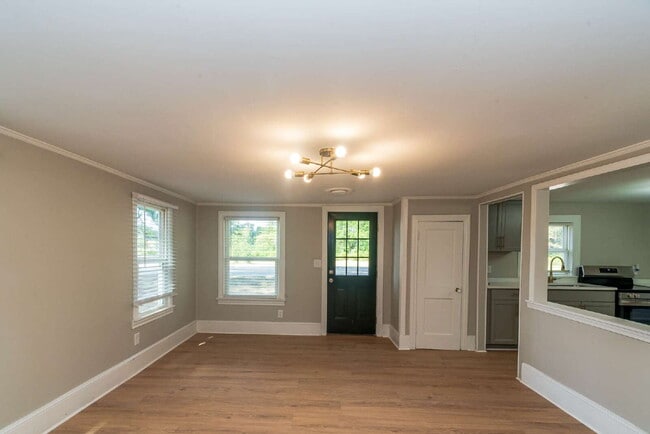 Building Photo - Charming 2-Bedroom Home in Smithfield!
