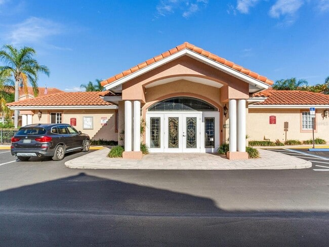 Building Photo - 6302 Vista Verde Dr W
